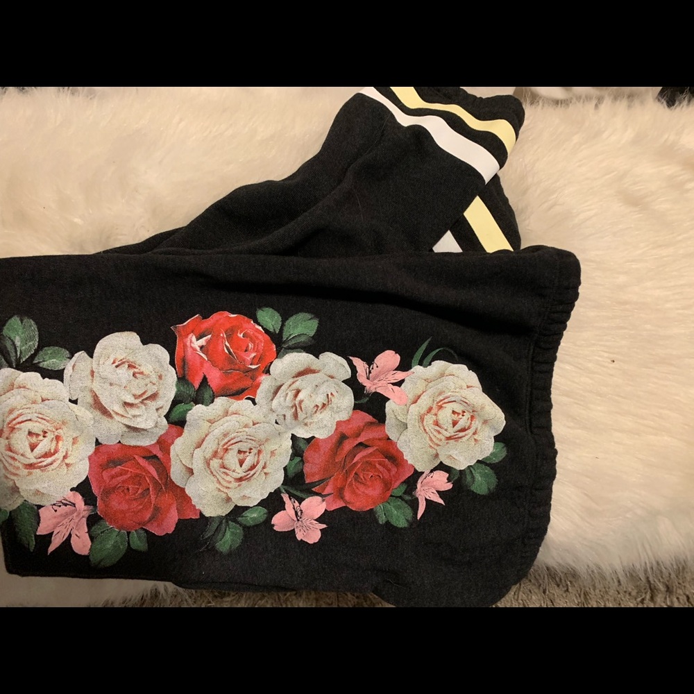 Wildfire floral joggers 🌺